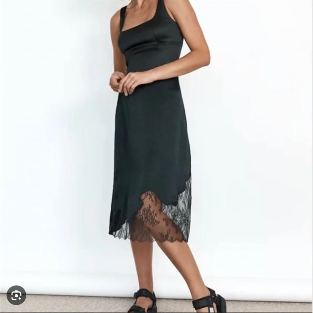 Aritzia Wilfred Sonnet Lace Skirt Size 2